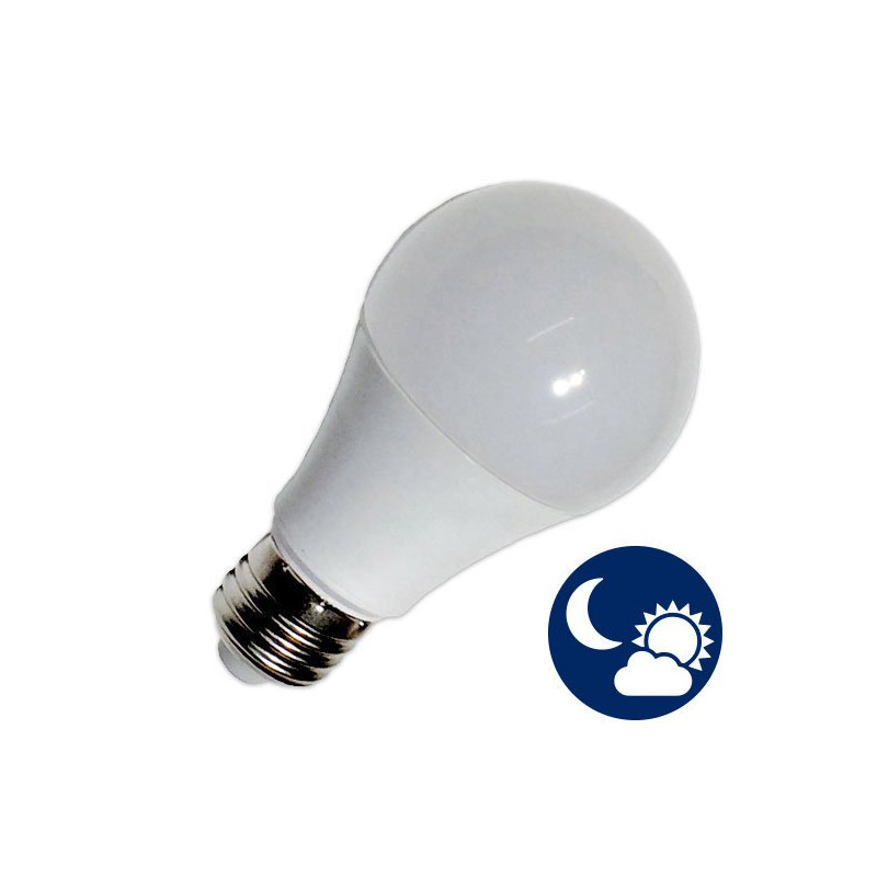 Light Bulb - E27, 10W with light sensor
