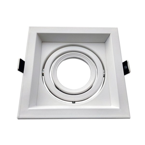 Adjustable white frame for MR16